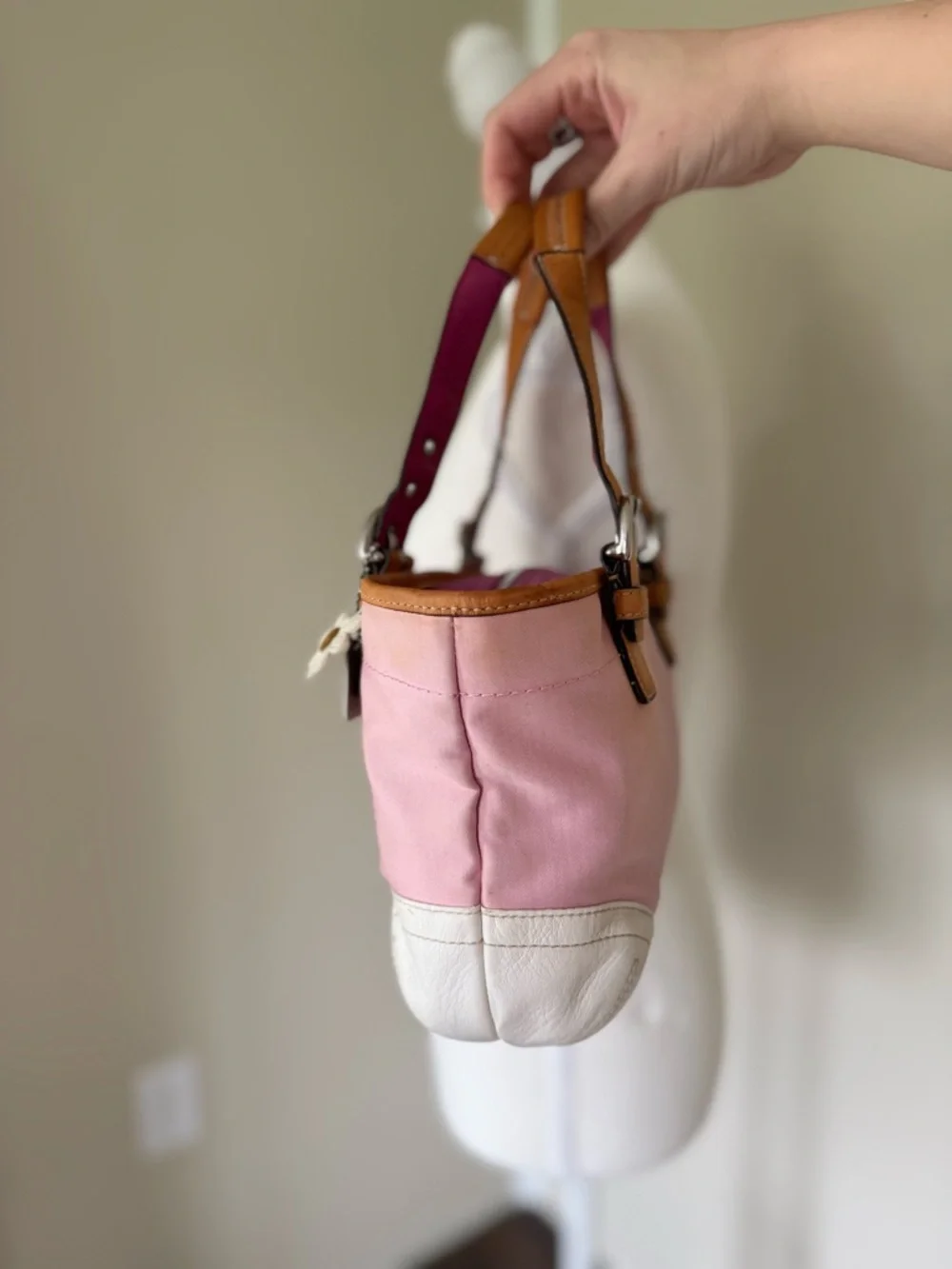 Vintage Coach Soho Daisy Mini Tote Hamptons Mini Tote Pink White Y2K Coach 4427 - Picture 4 of 11